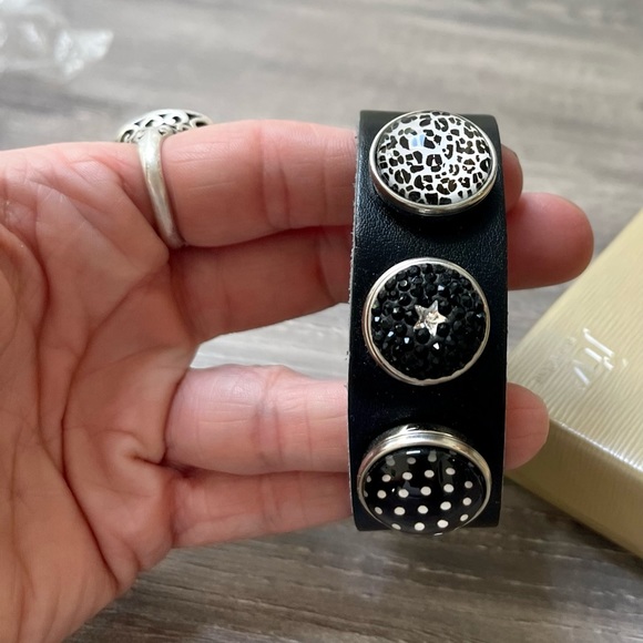 Paper Doll ROCK Cuff - Picture 3 of 11